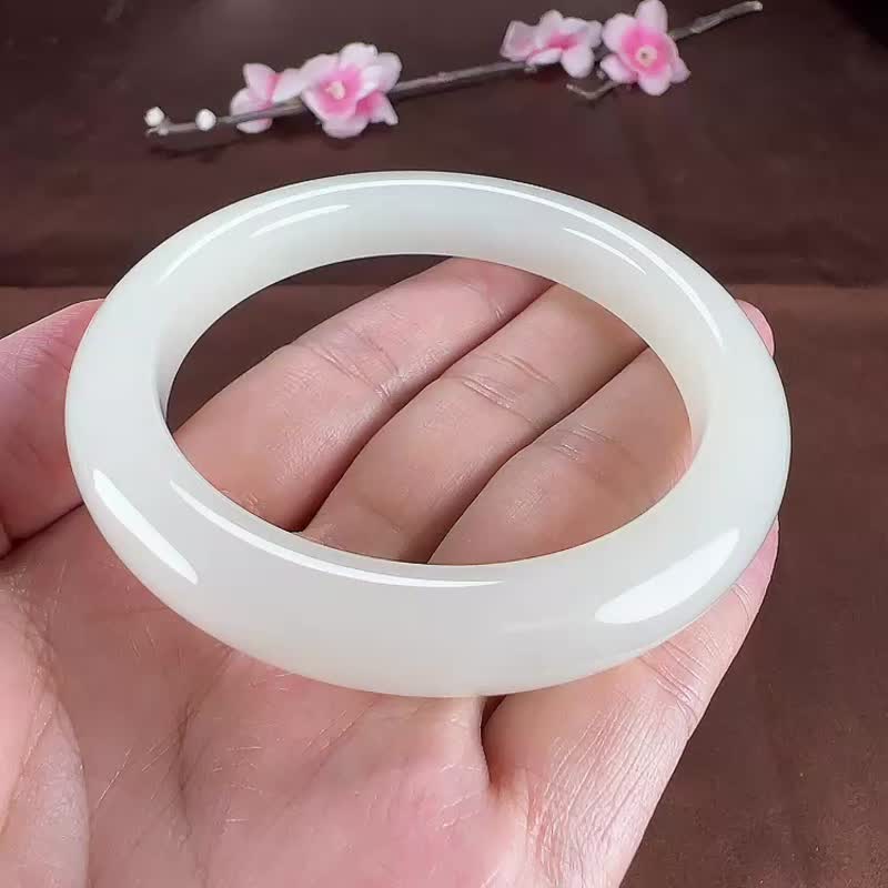 天然新疆和田玉羊脂玉手镯  圈口59mm 玉质细腻温润 - 手链/手环 - 玉石 