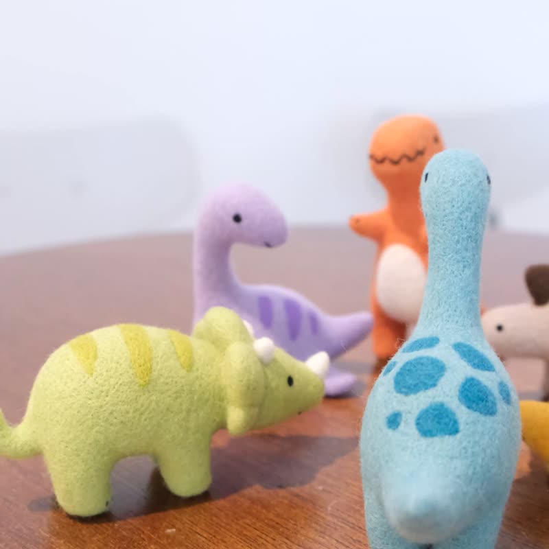 乐洋・好好玩羊毛毡材料包-爱玩水的蛇颈龙 - 编织/刺绣/羊毛毡/裁缝 - 羊毛 紫色