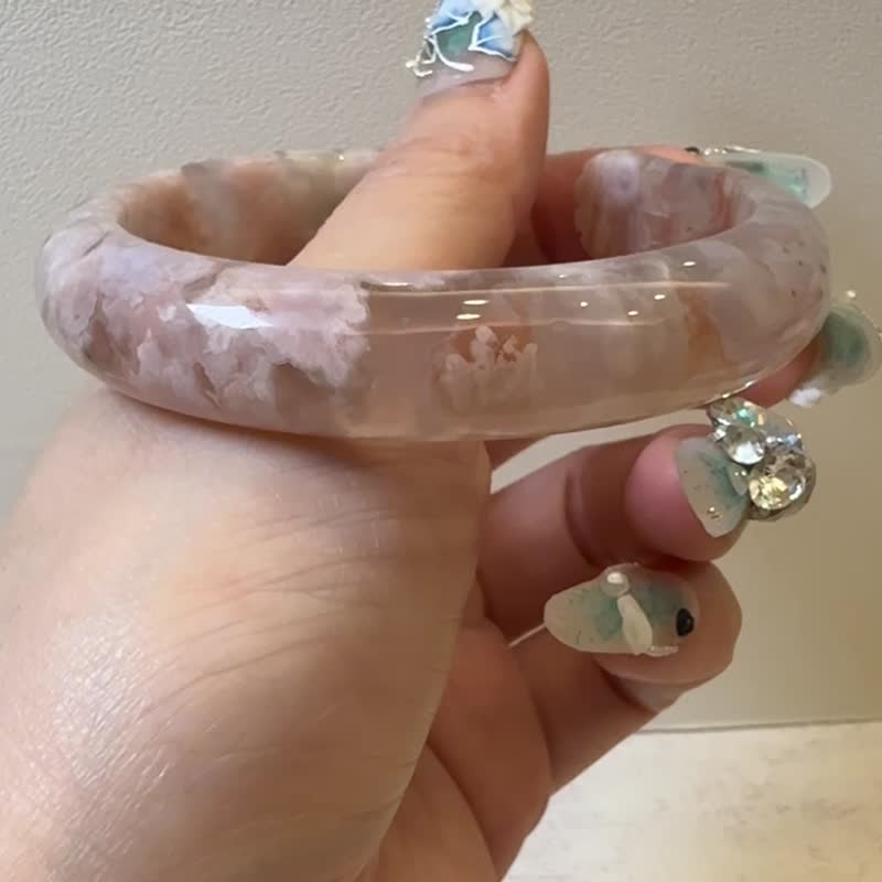 樱花玛瑙手镯玛瑙手镯 猫爪镯 雕刻镯 猫镯粉花绿叶红勾边冰透58 - 手链/手环 - 玉石 