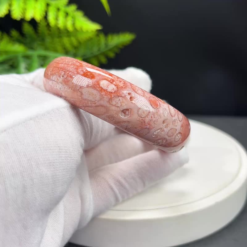 橘粉珊瑚玉手镯 53MM 高瓷玉化晶洞 柠檬片凤尾纹 招财纳运护佑 - 手链/手环 - 玉石 