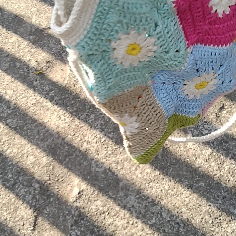 现货 手工纯棉线编织/原创编织包/小雏菊拼布随身袋/三用包 - 侧背包/斜挎包 - 棉．麻 