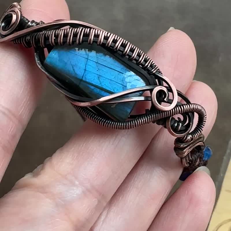 WW409 全手工编织 绕铜线 复古做旧 wire wrap 拉长石 手环 - 手链/手环 - 铜/黄铜 咖啡色