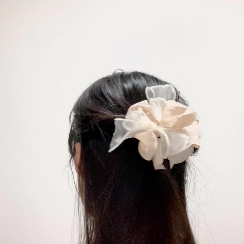 【纯手工 】杏色 米白色 花型 扁咀 发夹  哑光 - 发饰 - 其他人造纤维 卡其色