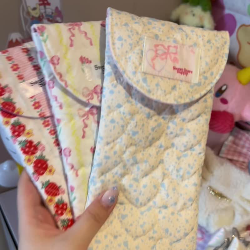 Sweetstore Supply 原创可爱甜美清新蓝奶牛收纳魔术贴粘贴笔袋 - 铅笔盒/笔袋 - 棉．麻 蓝色