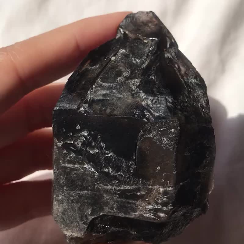 巴西黑水晶城堡骨干 印记 大钥匙孔 黑武士 摆件 天然水晶 水晶 - 摆饰 - 水晶 