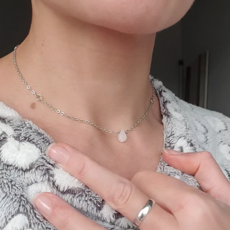 白玉髓泪滴项链，925纯银，波希米亚风格饰品，双子座诞生石 - 项链 - 宝石 白色