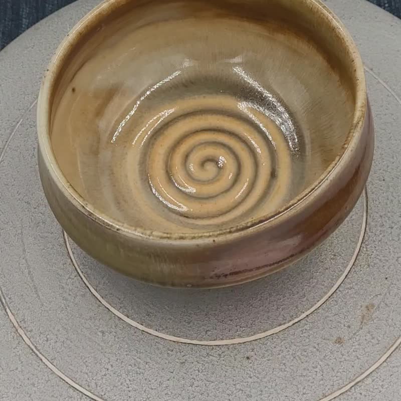 手拉坏陶土柴烧抹茶碗 - 碗 - 陶 