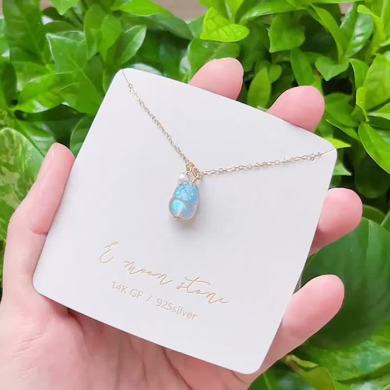 显化丰盛 / 全冰透蓝晕拉长石 灵兽小貔貅项链 14K 注金 - 项链 - 水晶 灰色