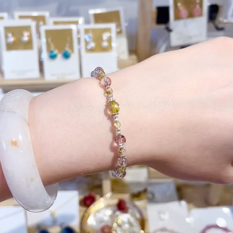玻璃体钛金晶彼岸花水晶金草莓设计款桃花人缘魅力招财偏财事业 - 手链/手环 - 水晶 多色