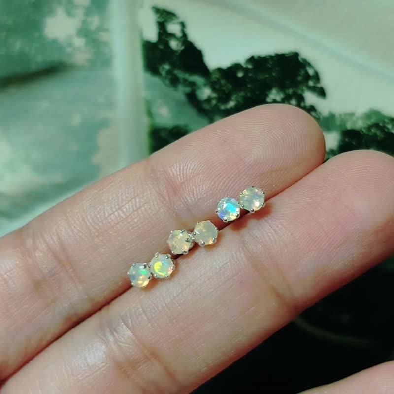 SV925 迷你蛋白石单钻耳环(耳夹) 3mm 皇冠六爪镶 欧珀Opal - 耳环/耳夹 - 水晶 绿色