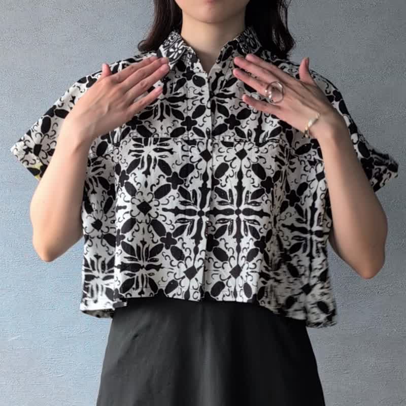 印尼蜡染可爱少女风短版衬衫 PUPUT - 黑花瓣 - PUP032 - 女装上衣 - 棉．麻 黑色