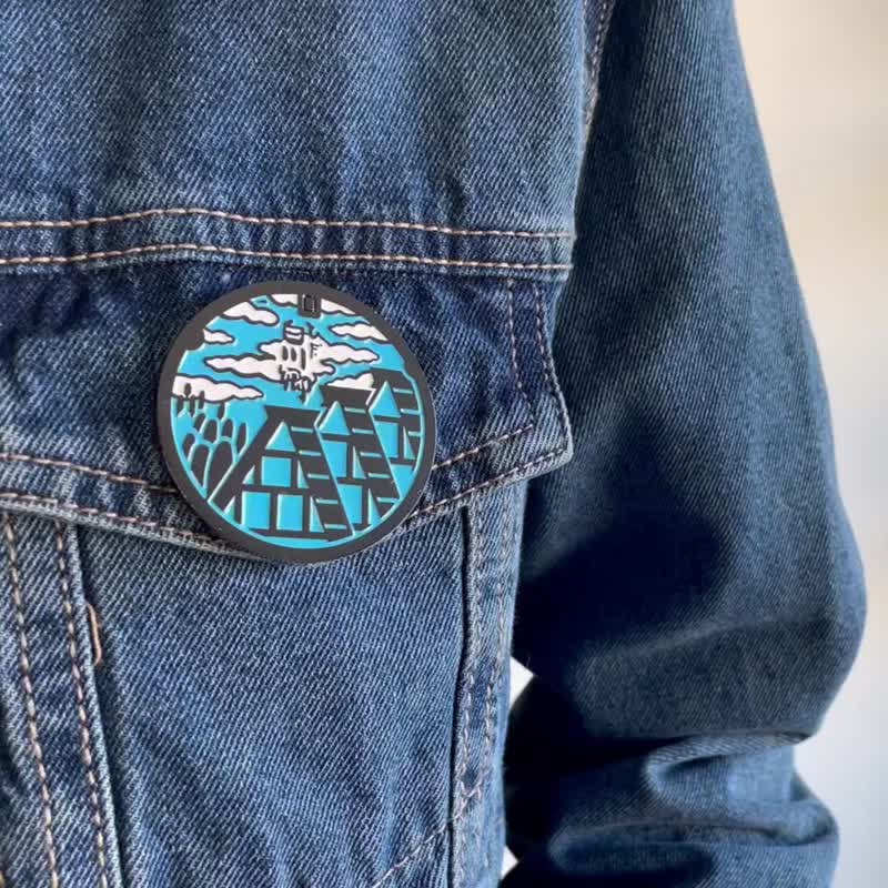 日本人孔盖别针 /白川村/ 水渠盖金属徽章/5cm - 徽章/别针 - 其他金属 蓝色