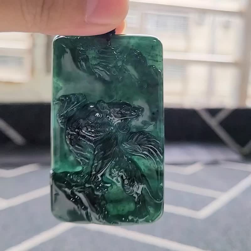 【亲翠】天然危地马拉翡翠 冰绿暴风棉飞天上山虎调节绳链 生肖虎 - 项链 - 玉石 绿色