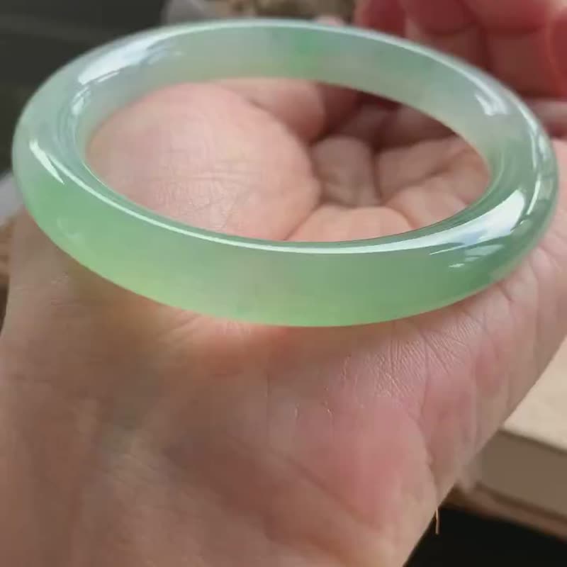 冰种翡翠天然翡翠玉镯A玉手镯 玉鈪 • 冰种甜绿翡翠圆镯 - 手链/手环 - 玉石 绿色