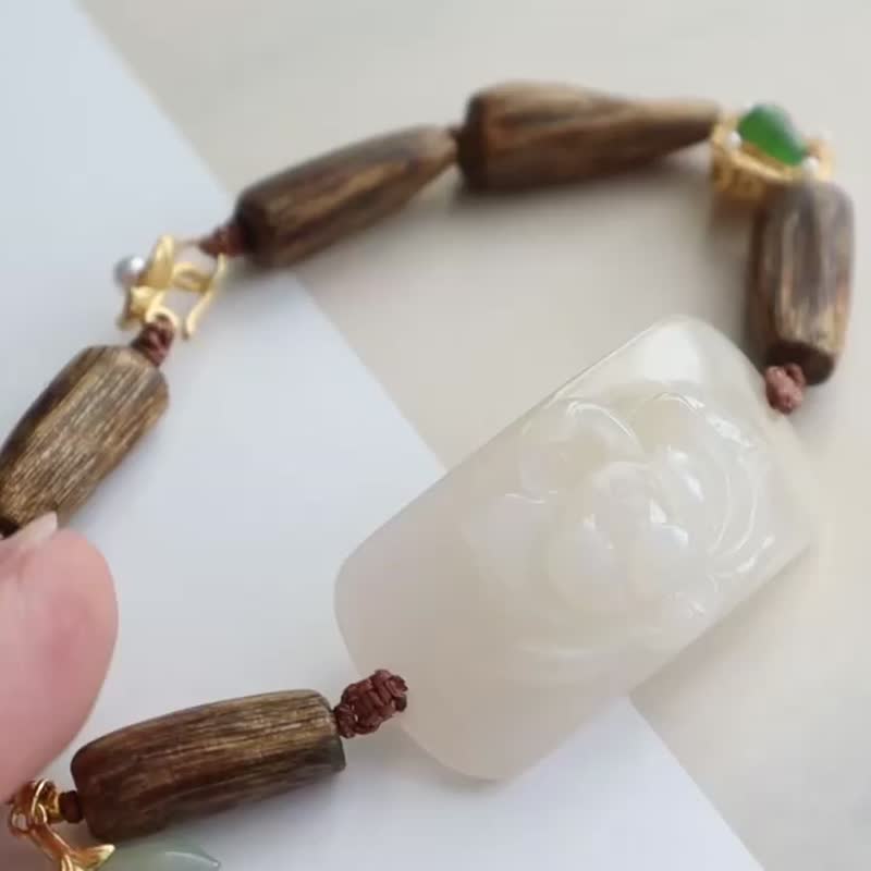 天然藕粉和田玉雕花手牌手链料子细润油腻冰底藕粉搭配沉香木礼物 - 手链/手环 - 玉石 