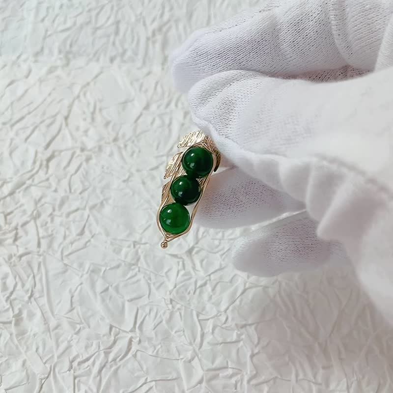 优雅毛豆耳环/脉轮石耳环 8mm - 耳环/耳夹 - 其他金属 绿色