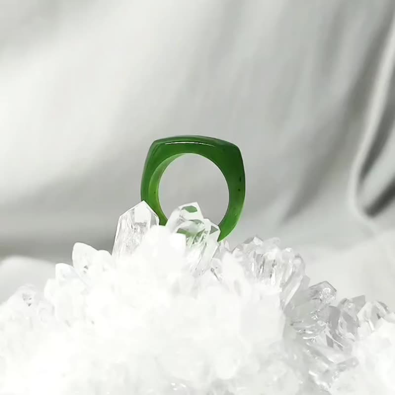 天然顶级碧玉 事业成功 招财富贵 马鞍戒指 内径20mm 单品 礼物 - 戒指 - 宝石 绿色