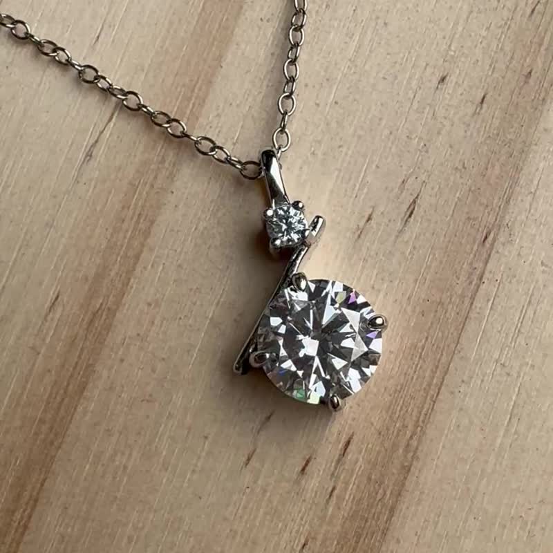 力之平衡 1.3ct 八心八箭莫桑钻悬浮 925 银项链 - 项链 - 银 