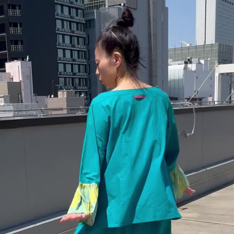 法国棉 & 北欧布料 独特植物图案 V 领 宽松设计的优雅上衣 - 女装衬衫 - 棉．麻 绿色