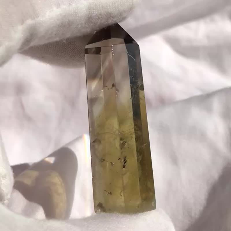 高质巴西天然黄水晶 蓝针 千层隐山 彩虹 黄晶 黄水晶 原石水晶 - 摆饰 - 水晶 黄色