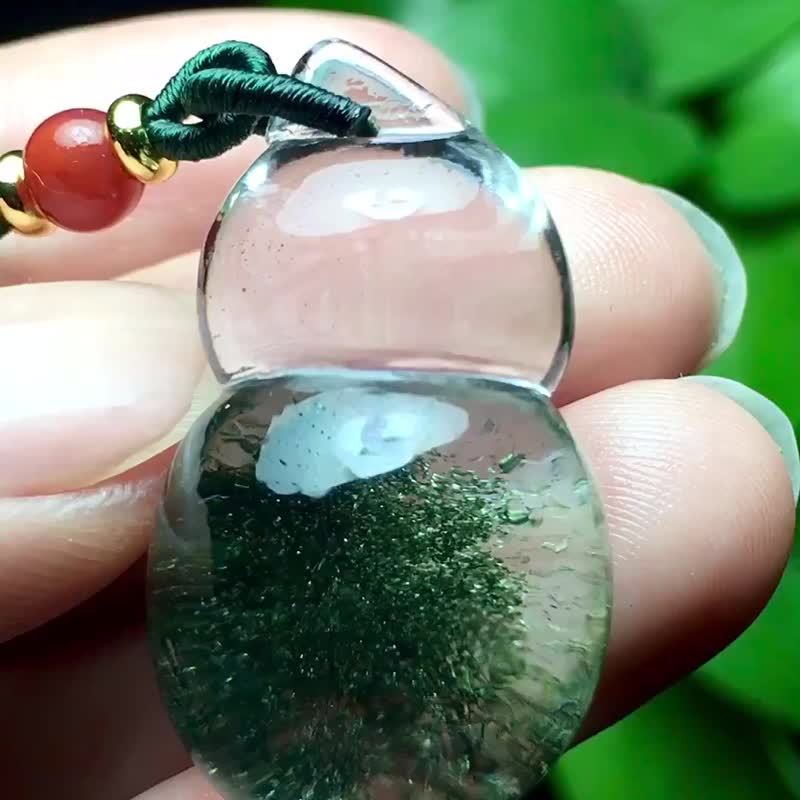 天然巴西绿幽灵葫芦吊坠  雕工精美 造型饱满圆润晶体透彻干净 - 吊饰 - 水晶 