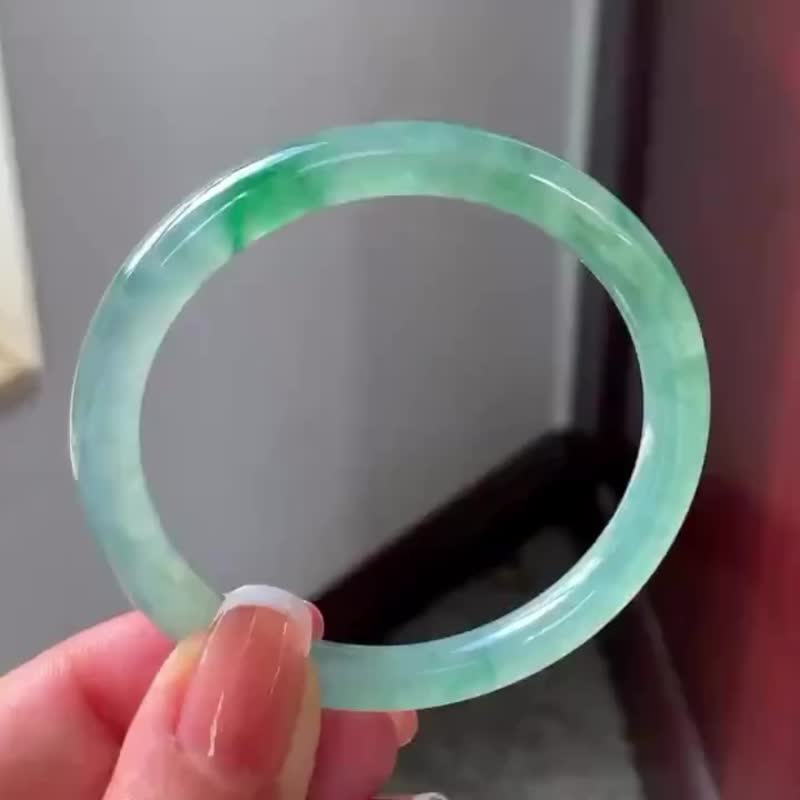 冰种翡翠天然翡翠玉镯A玉手镯 玉鈪 • 冰种丝带飘花翡翠圆镯 - 手链/手环 - 玉石 绿色