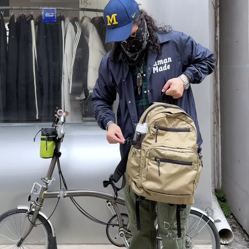 潮流香槟色上学通勤背包独立16寸笔电收纳仓多口袋双肩包 - 后背包/双肩包 - 尼龙 卡其色