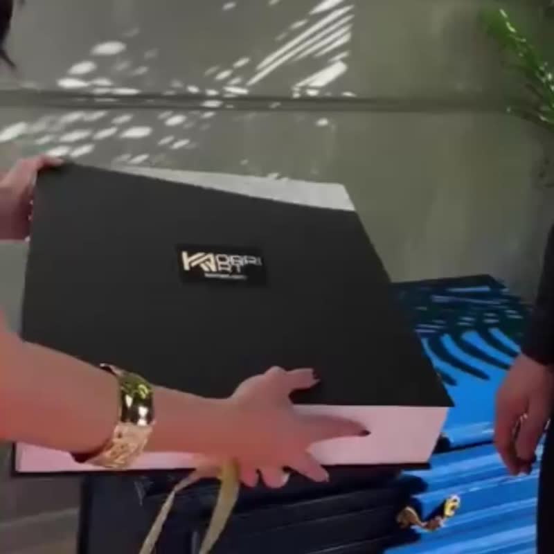 黑色与红色棋子 |优雅的环氧树脂国际象棋套装，适合家居装饰和礼品 - 桌游/玩具 - 其他材质 多色