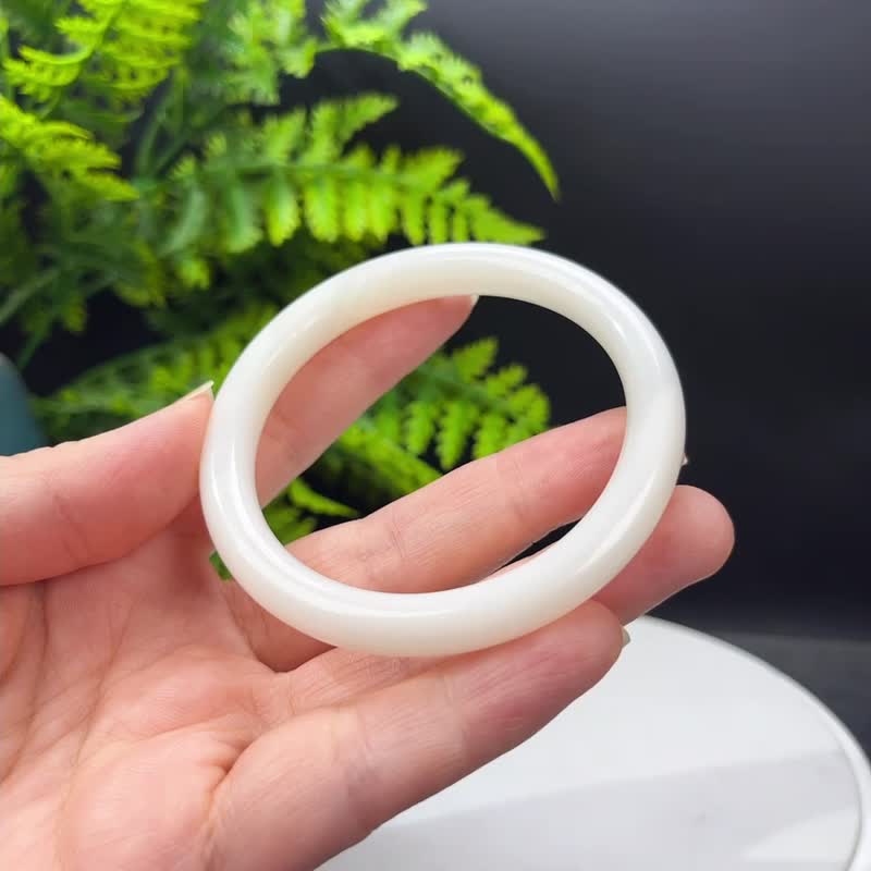 和田玉羊脂手镯 56MM 老料圆条白玉手环 附证书 质感饱满华贵精美 - 手链/手环 - 玉石 白色