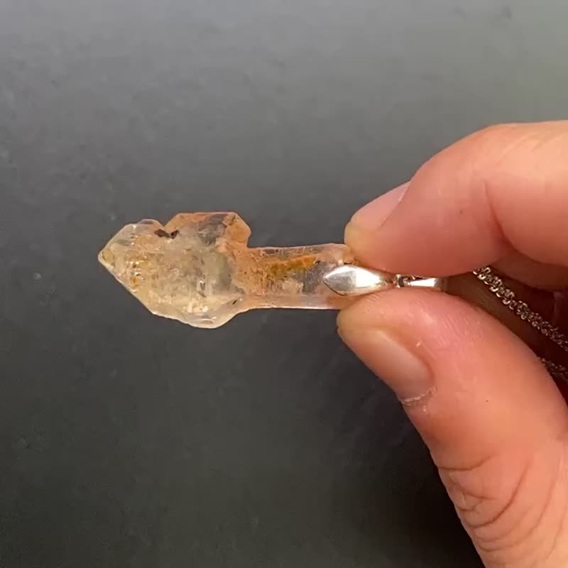 能量原石-天然冰透油胆红泥骸骨权杖水晶925纯银满天星钛钢长项链 - 项链 - 水晶 多色