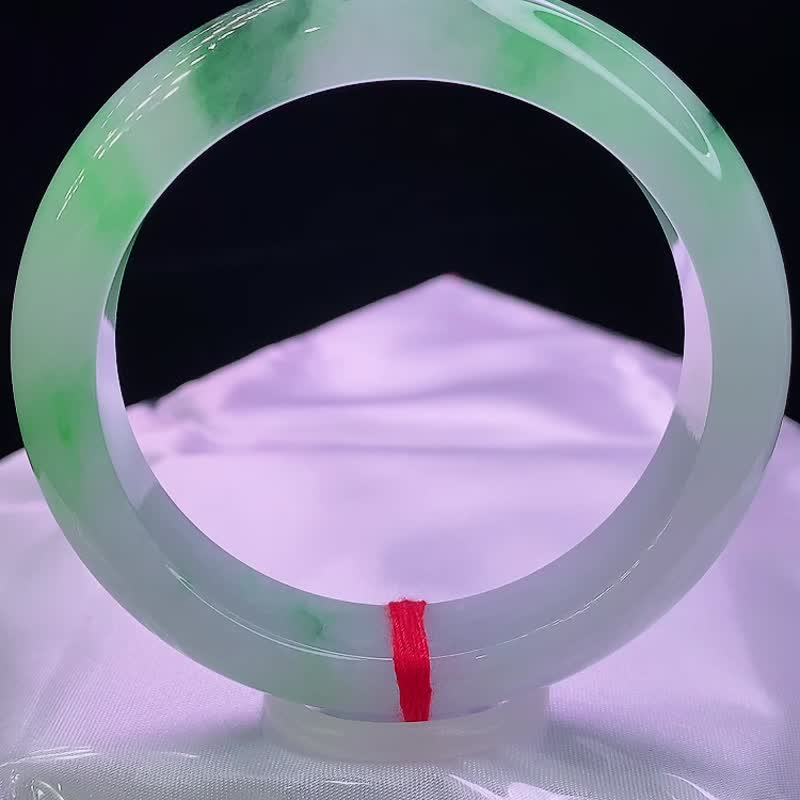 缅甸老坑 天然A货翡翠手镯 圈口55.5MM 白底青冰润细腻 编号05938 - 手链/手环 - 玉石 
