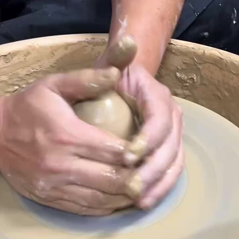 墨金器・齿轮脚系列  手作盆器.手拉胚植器.唯一作品 - 植栽/盆栽 - 陶 黑色