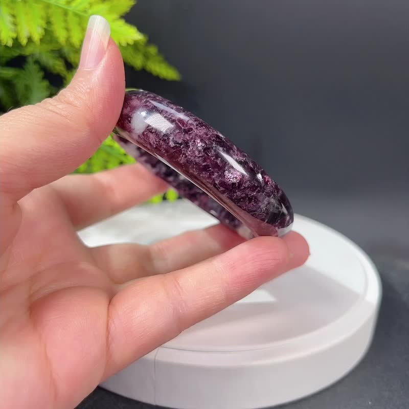 超稀有紫色锂云母手镯56MM 结晶闪片祖母晶手环 发掘潜能 安全感 - 手链/手环 - 半宝石 紫色