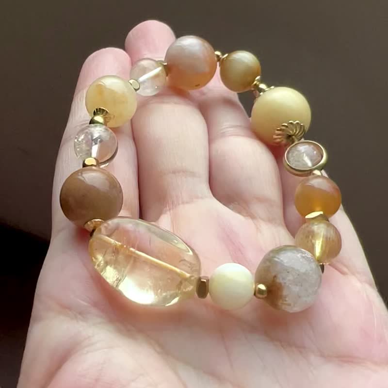 ||黄璎|| 沉静新年招财能量。黄兔毛/钛晶/蛋黄石/彩幽灵/黄水晶 - 手链/手环 - 水晶 黄色